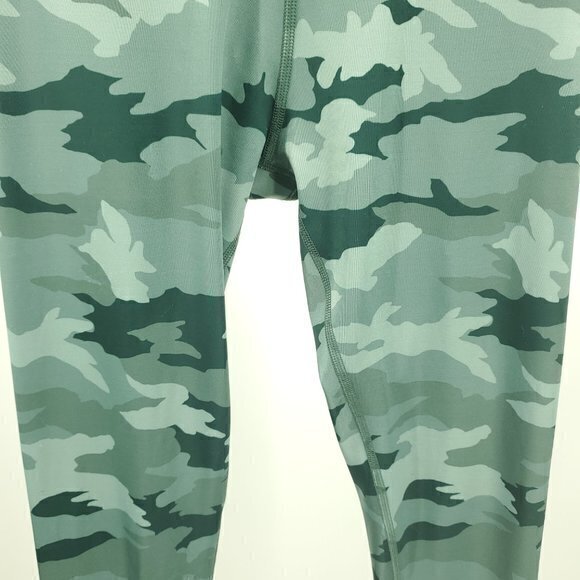 Beyond Yoga High Rise Camo Print Ankle Leggings S Green - Picture 7 of 16